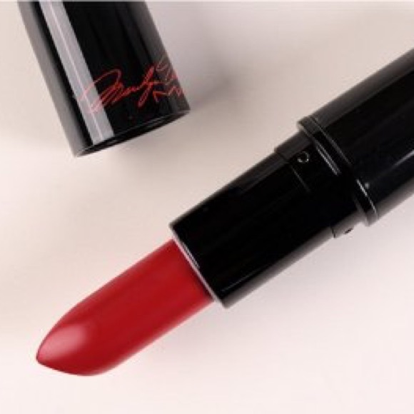 MAC Marilyn Monroe Charmed, I’m Sure Lipstick - Picture 2 of 5